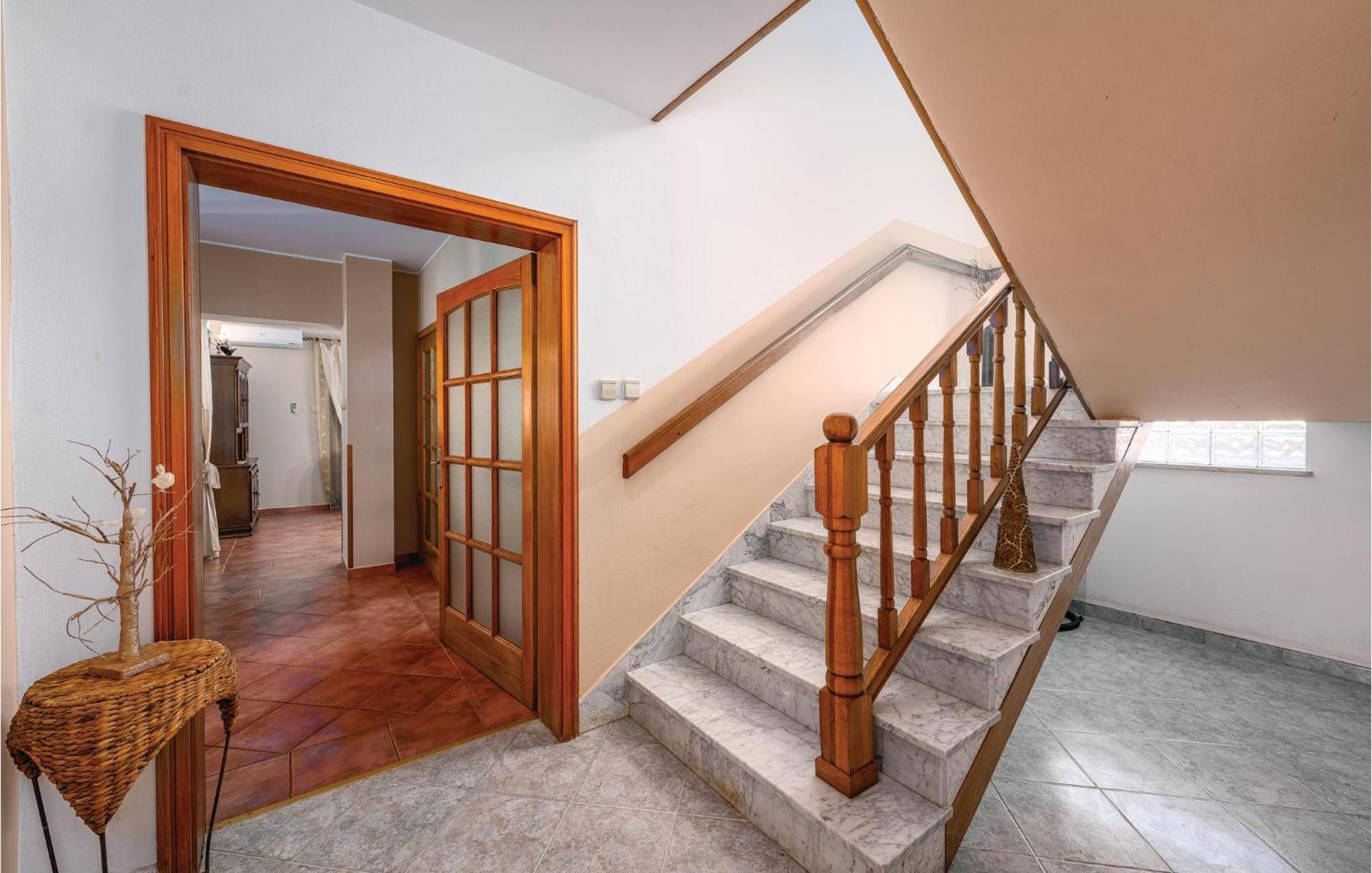 Stunning Apartment In Rovinj With Kitchen Екстериор снимка